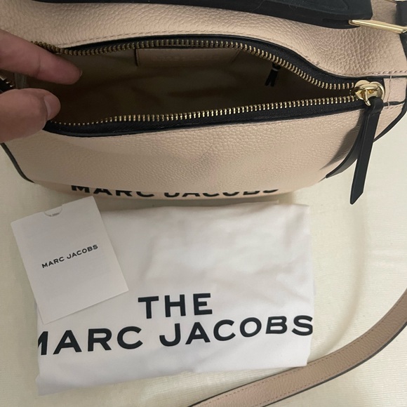 Marc Jacobs Tan Crossbody Bag with Gold Hardware - Picture 5 of 5